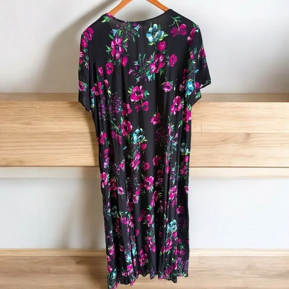 Woman Within-NWT 3X black/pink floral rayon V-neck crinkle dress. New with tags! - Picture 7 of 13